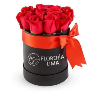 caja con rosas rojas