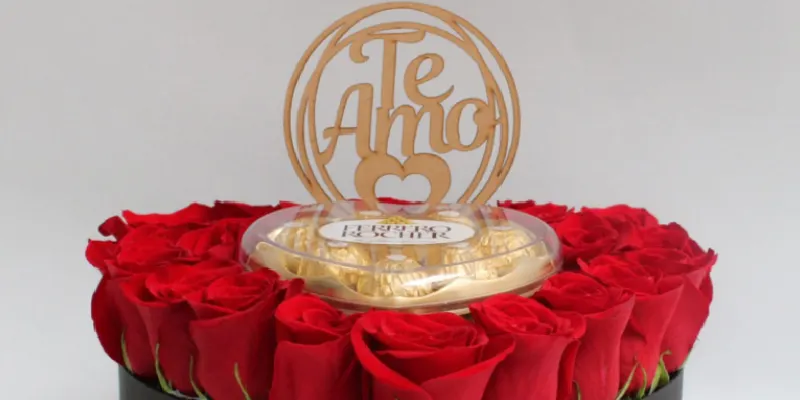 bos con rosas y chocolates más texto como adorno 