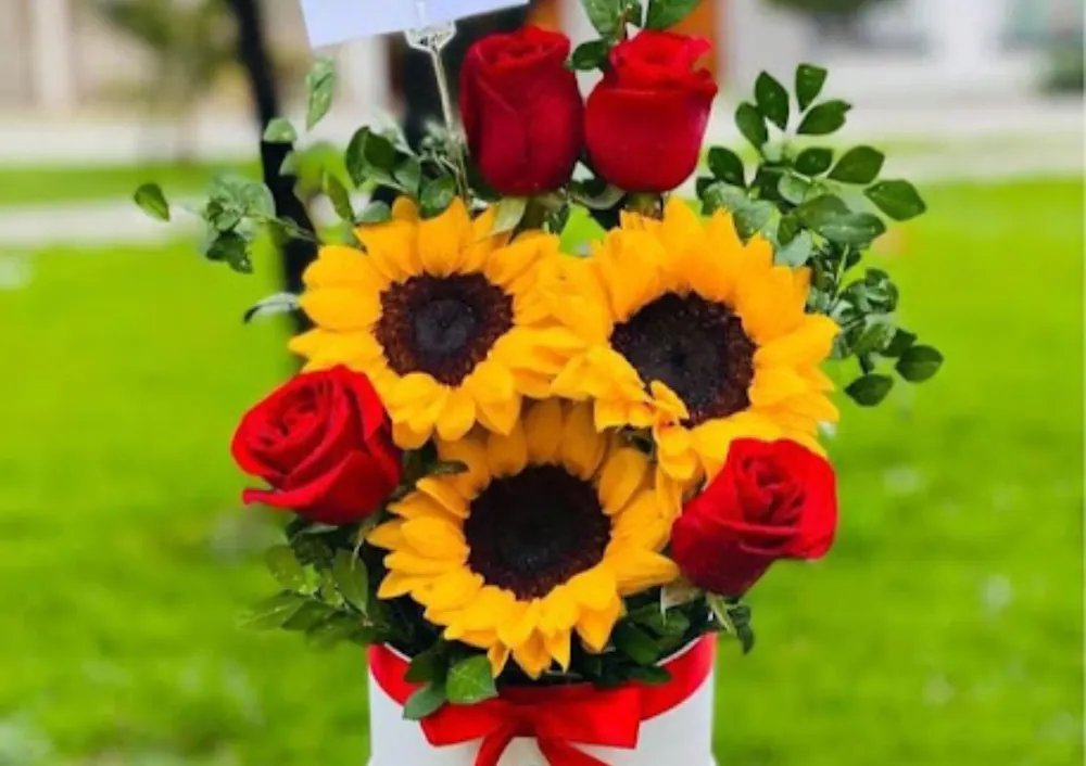 caja aitana rosas y girasoles pequeño