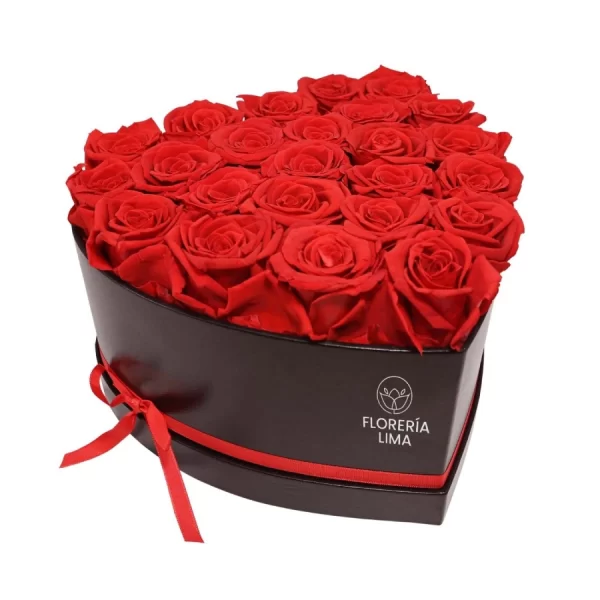 caja de corazon llena de rosas