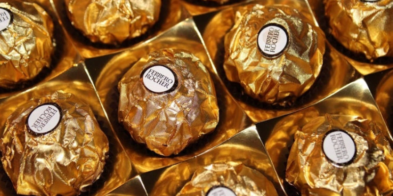 producción de ferrero rocher chocolates