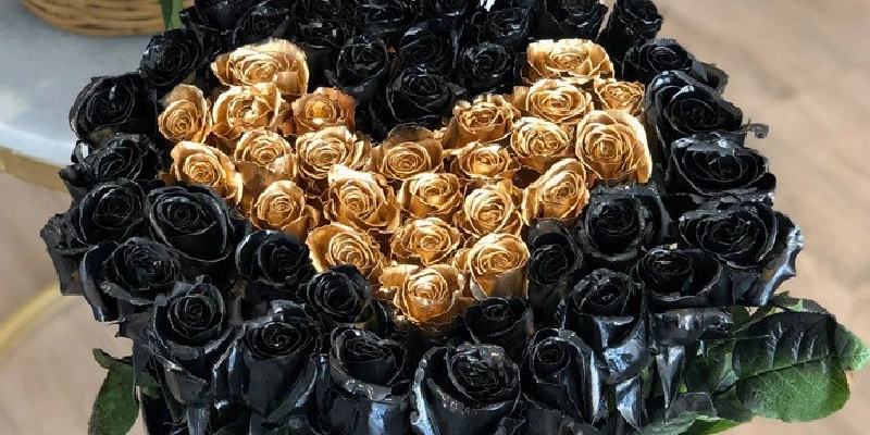 ramo de rosas en caja de corazon