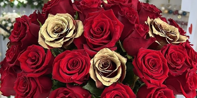 rosas rojas con dorado
