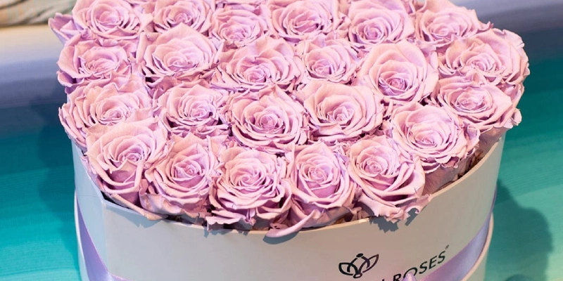 caja con rosas