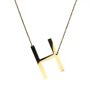 Collar Letra H